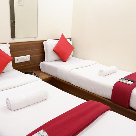 Hotel Briteway Mumbai Exteriör bild