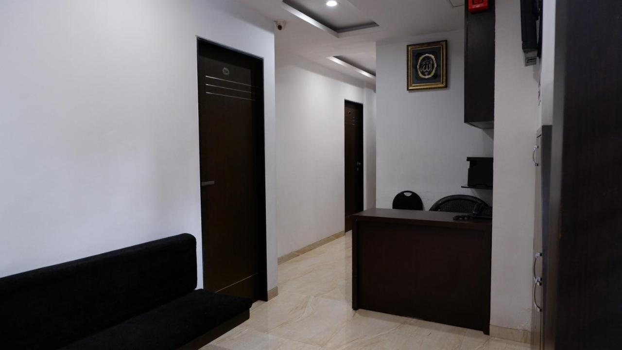 Hotel Briteway Mumbai Exteriör bild