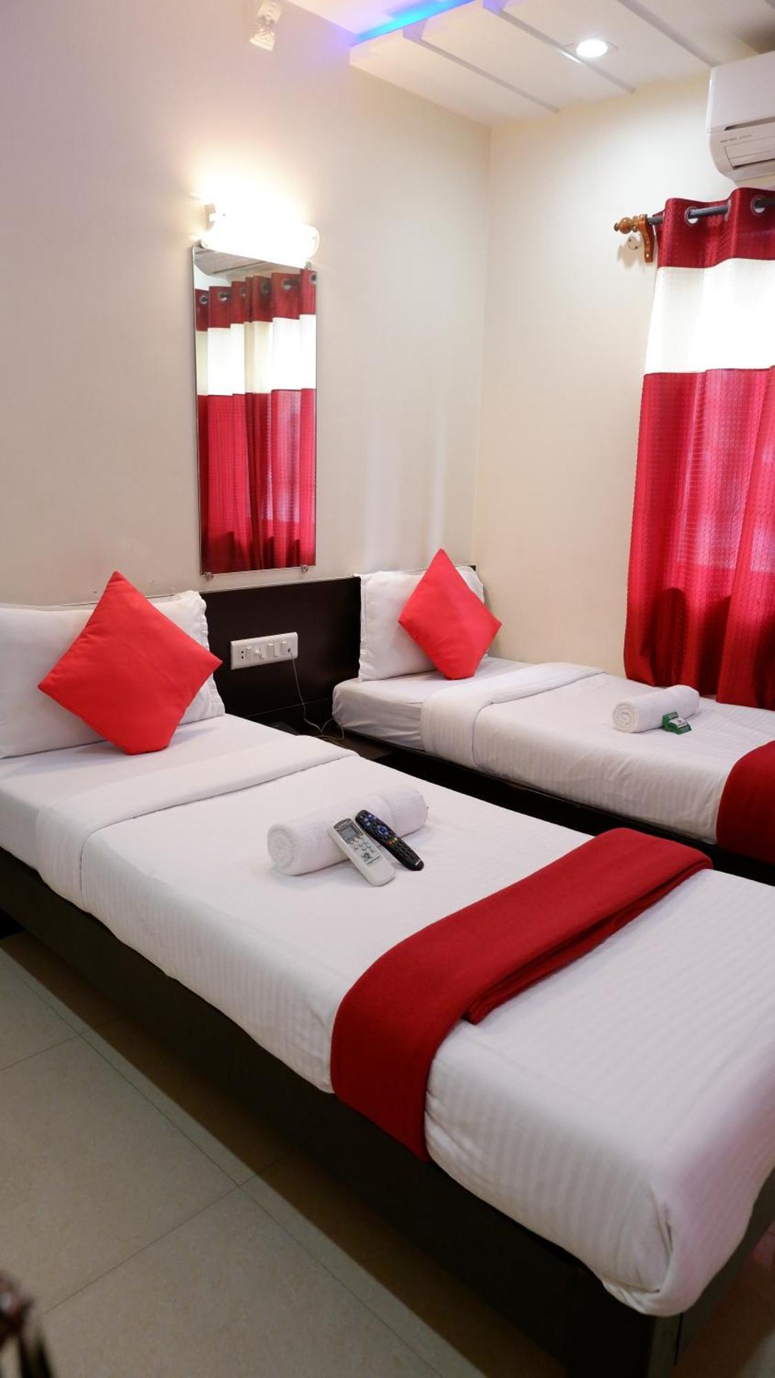Hotel Briteway Mumbai Exteriör bild