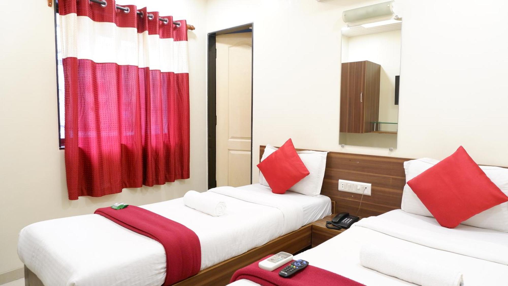 Hotel Briteway Mumbai Exteriör bild