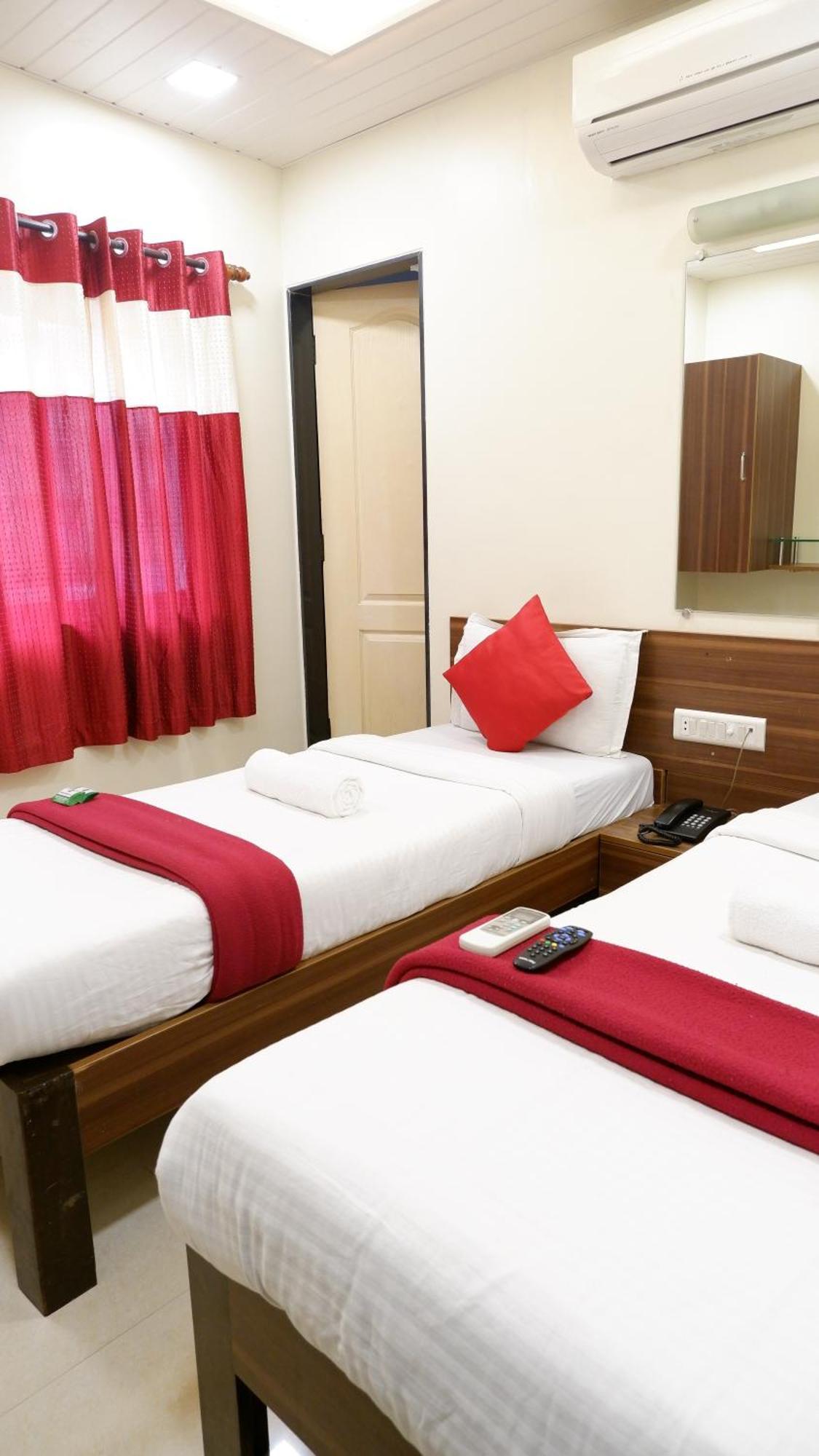 Hotel Briteway Mumbai Exteriör bild