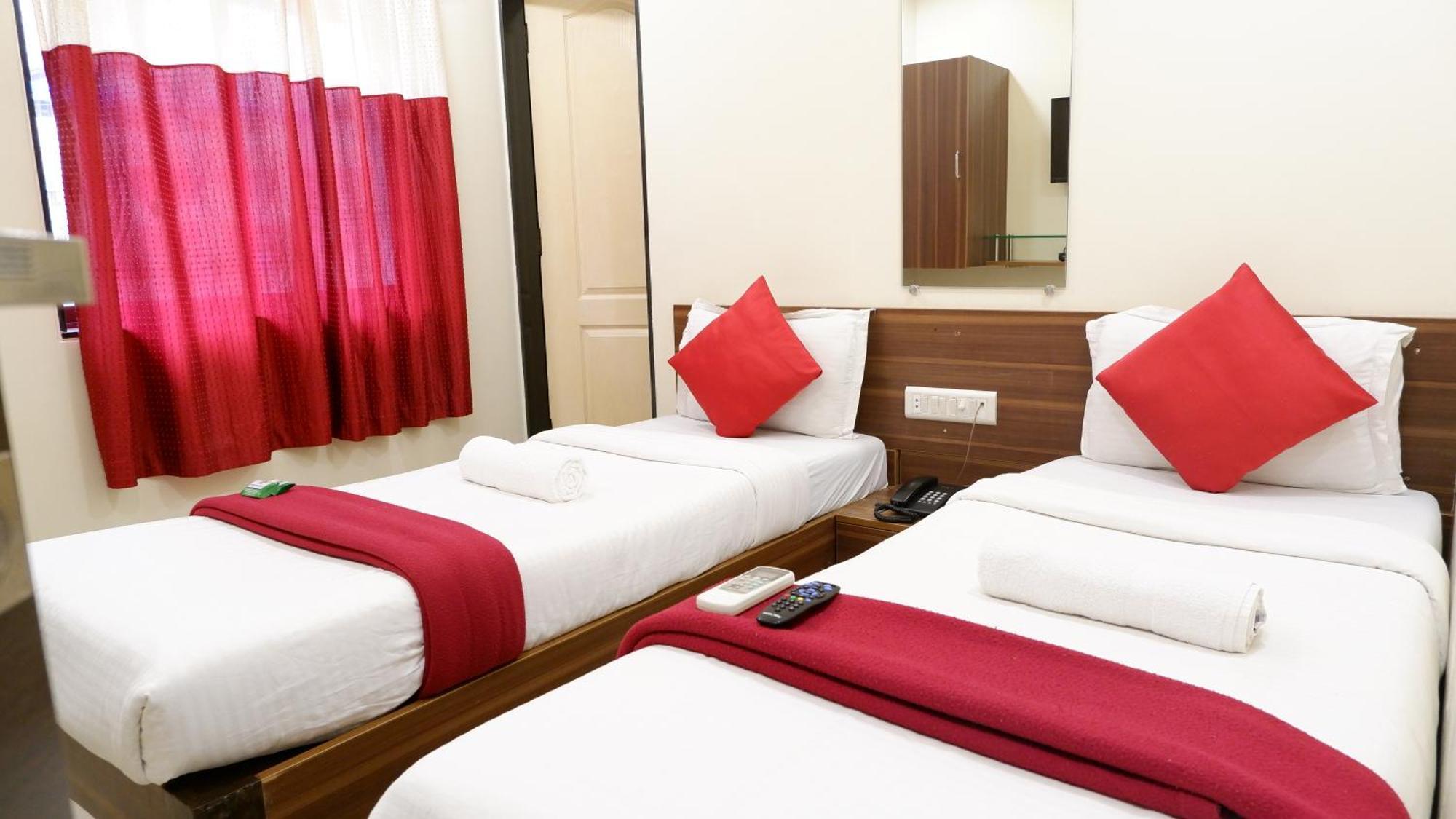 Hotel Briteway Mumbai Exteriör bild