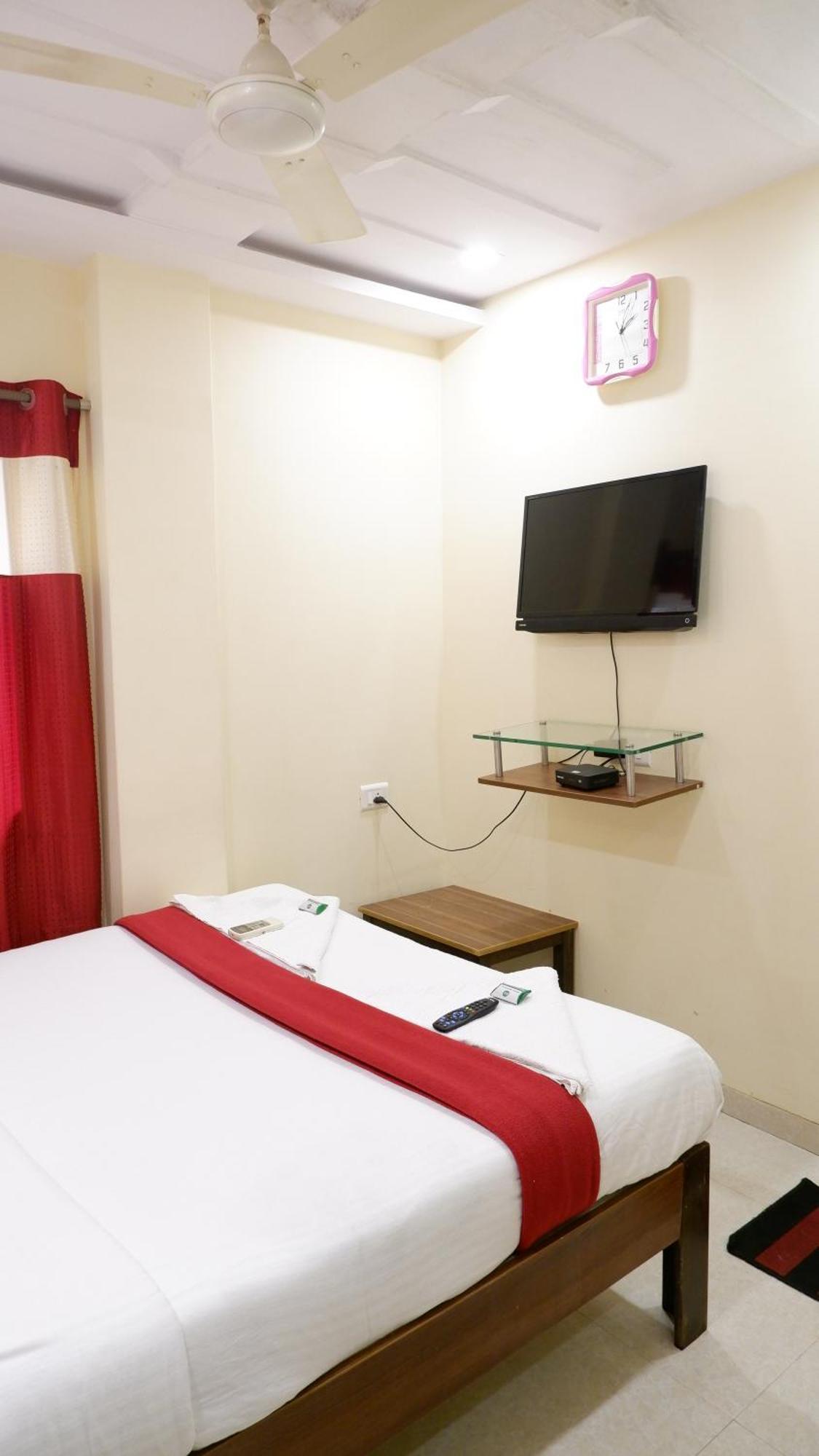 Hotel Briteway Mumbai Exteriör bild