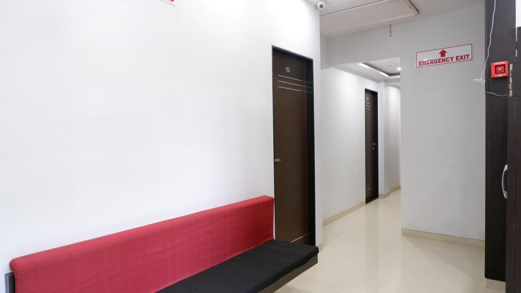 Hotel Briteway Mumbai Exteriör bild