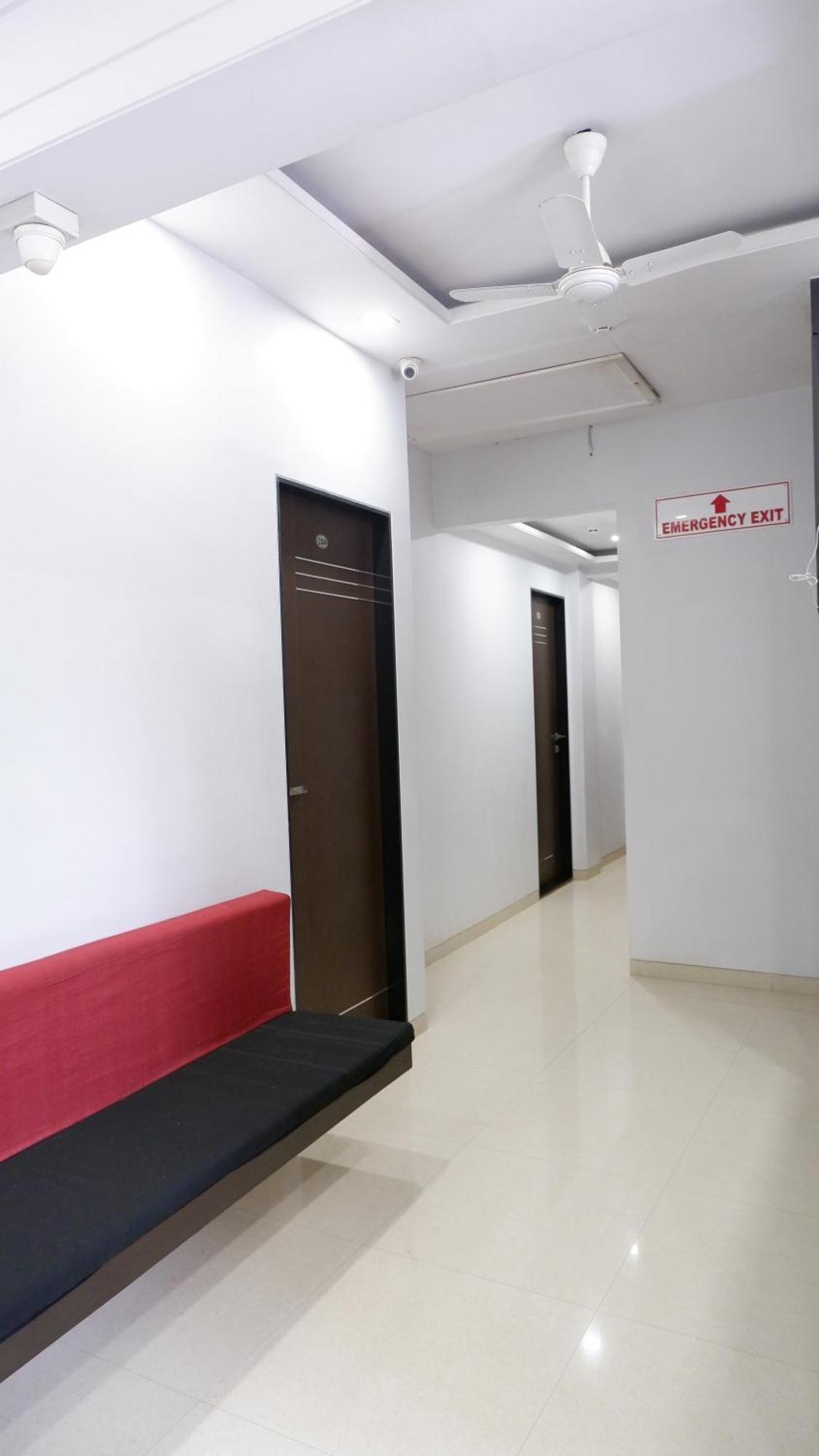 Hotel Briteway Mumbai Exteriör bild